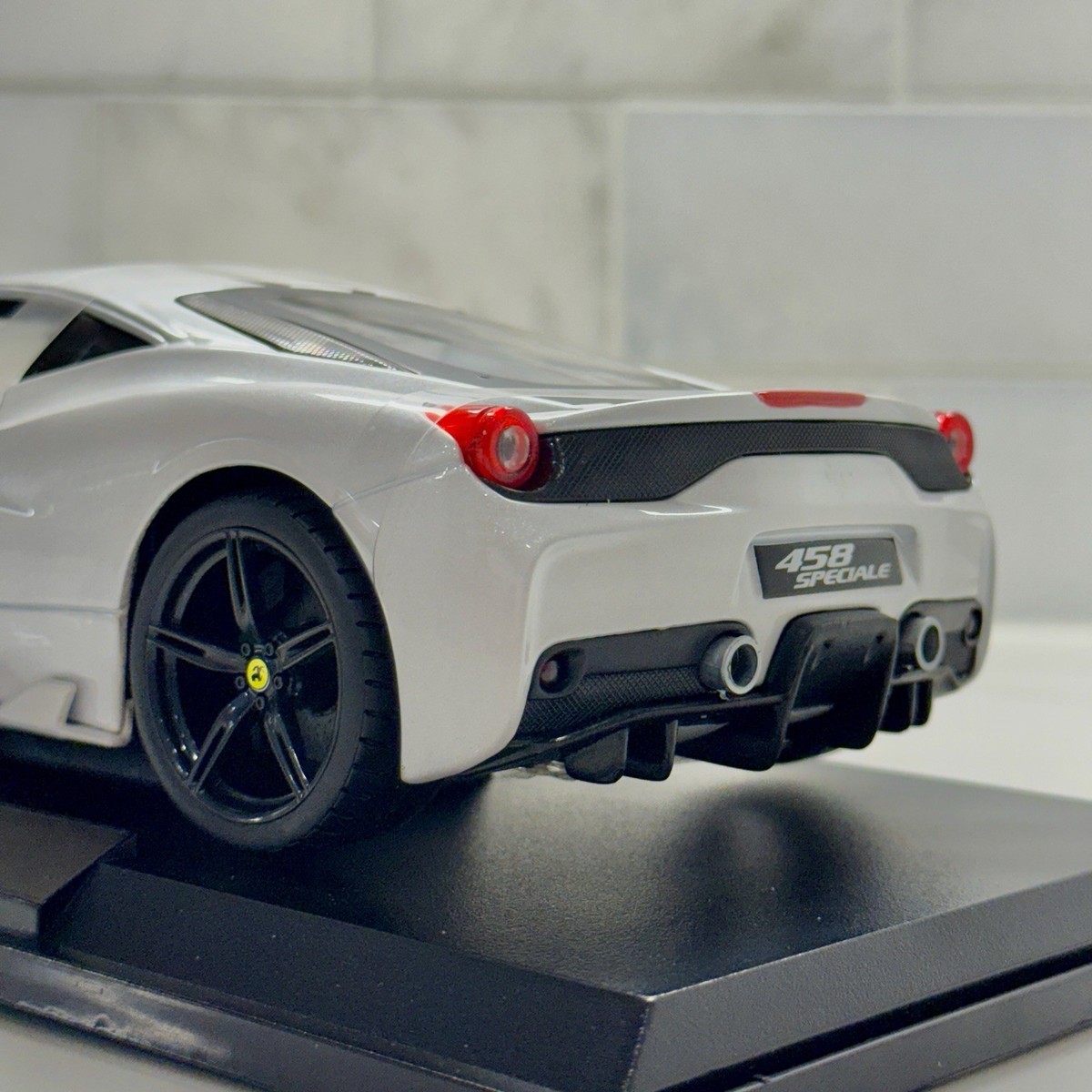 1/18 Ferrari 458 Speciale Pearl White Maisto | New | eBay
