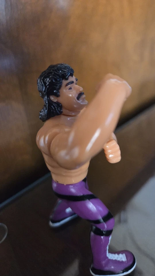Figura de lucha deportiva Hasbro 1990 vintage WWF Ravishing Rick Rude Titan Foto 4 de 4