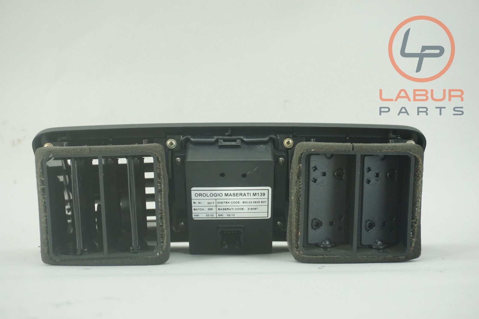 M139 03-13 Maserati Quattroporte Front Center Dash Dashboard Air Vent A638