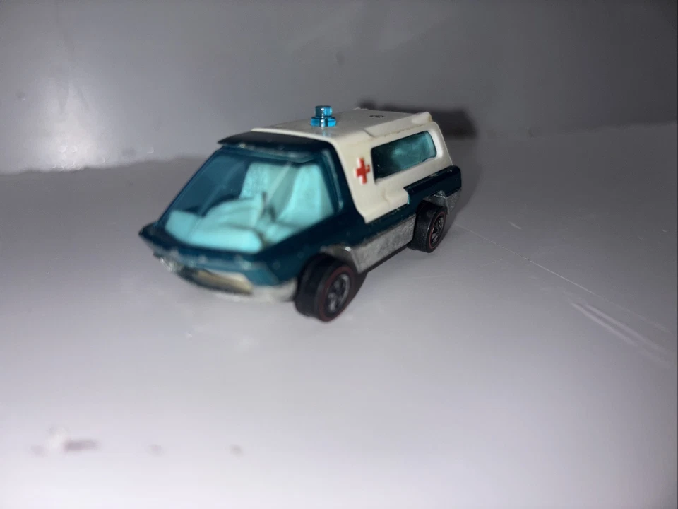 Hot Wheels Redline Ambulance - HEAVYWEIGHTS. EXCELLENT CONDITION……….!!!!!! - Image 2 of 4