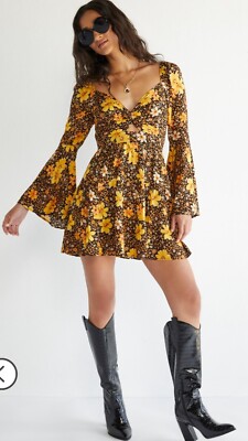 Francesca's Mi Ami Adeline Floral Bell Sleeve A Line Mini Dress Smocked Medium