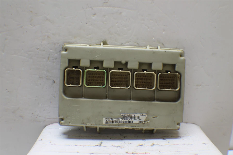 Dodge Caravan Voyager 2002 unidad de control de carrocería BCM P04727070AD módulo 708 2o6 Foto 2 de 4
