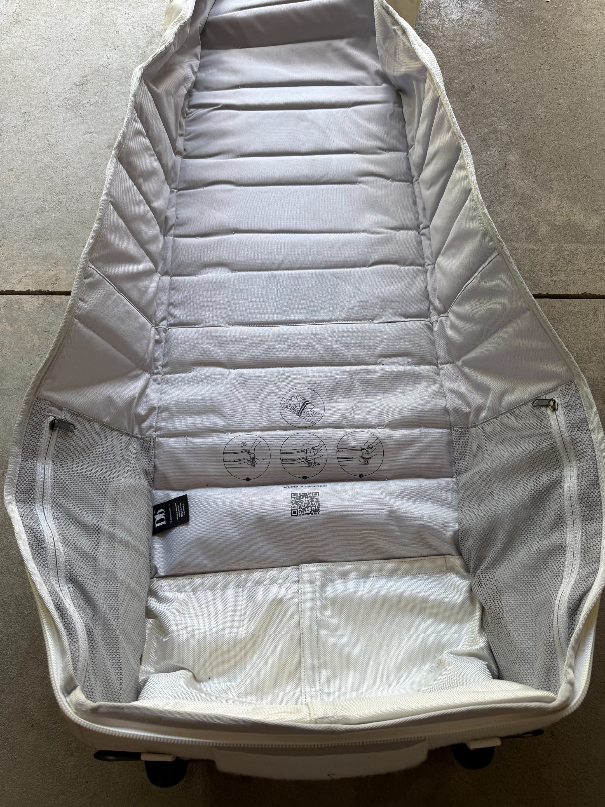 USED DB Equipment Snow Roller Pro Ski Snowboard Bag White 190cm