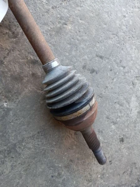 Передний вал оси 02-09 GMC Envoy 26079789 - Изображение 3 из 4