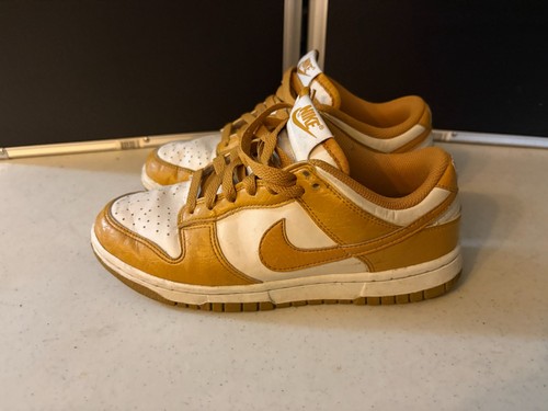 Nike Mujer Talla 6.5 Dunk Low Next Nature Gold Phantom DN1431-001 - Imagen 4 de 5