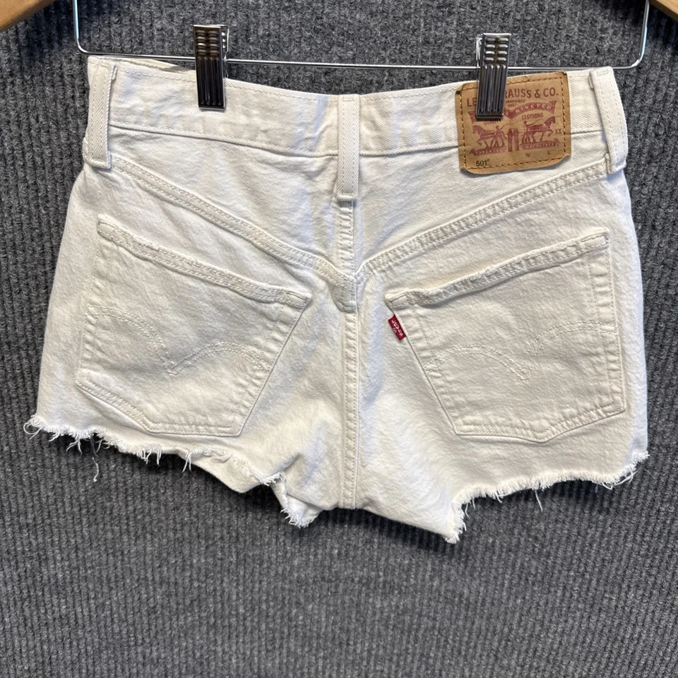 Pantalones Cortos Levis 501 Para Mujer 26 Off White Tiro Alto Botón Mosca Dobladillo Deshilachado Verano Foto 4 de 4