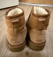 UGG Women's 6 Brown Suede Ankle Bootie Shearling Lined Round Toe Logo