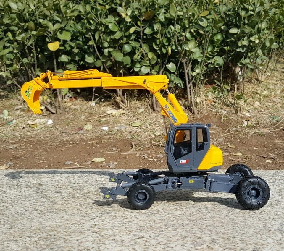 1/35 Scale XCMG Mobile Walking Excavator ET112 Diecast model Collection Toy - Image 3 of 4