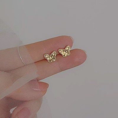 Vergoldete kleine Herz Ohrstecker für Damen, Ins stilvolle Nische minimal...