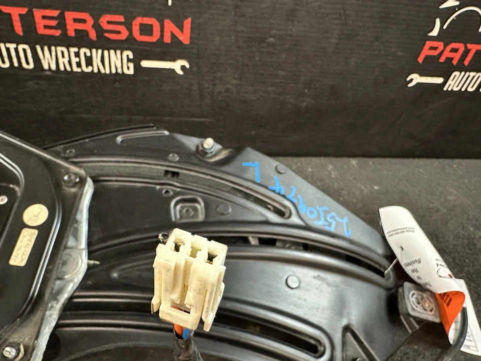 97-03 REGULADOR VENTANA CUARTO IZQUIERDO CONDUCTOR CONVERTIBLE JAGUAR XK8 CON CRISTAL Foto 3 de 4