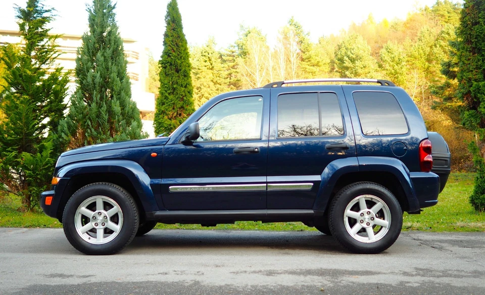 JEEP CHEROKEE 2.8 CRD 120kW LIMITED 4X4,aus Italien-Absolut Rostfrei,Schiebedach - Bild 4 von 4