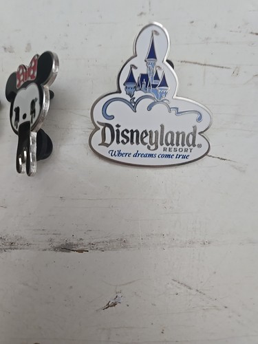 Disney Lapel Pin Lot Of 5 - Picture 4 of 5