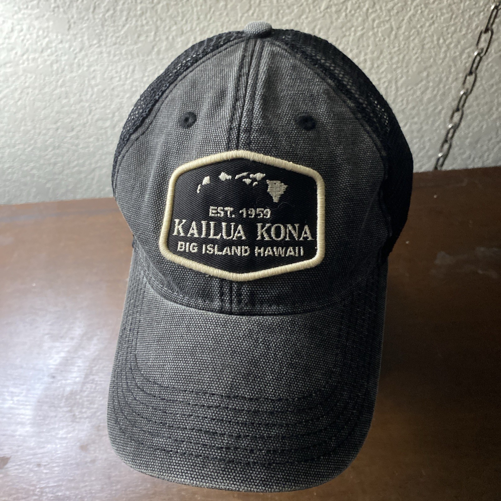 Trucker Snapback Hawaii Kailua-kona  Embroidered Legacy