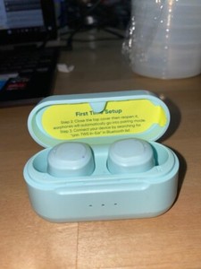 earbuds onn