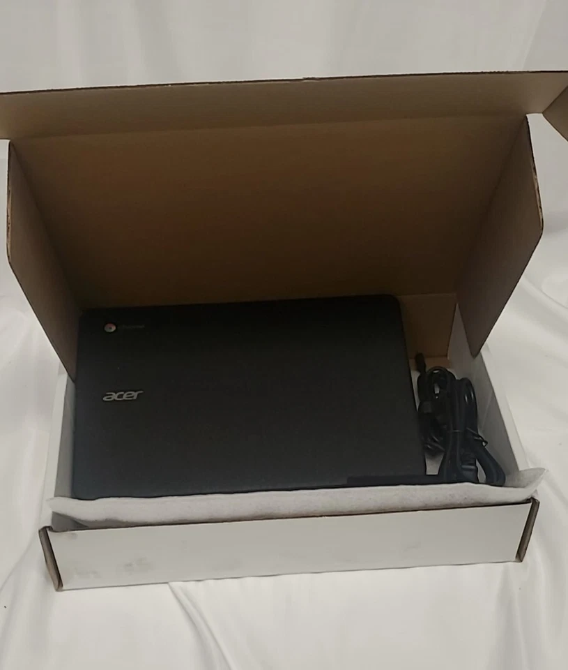 Chromebook Acer C733-C5AS modelo # N18Q5 con cargador Foto 4 de 4