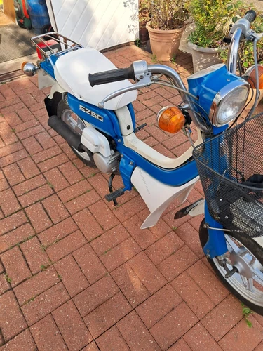 Suzuki FZ50