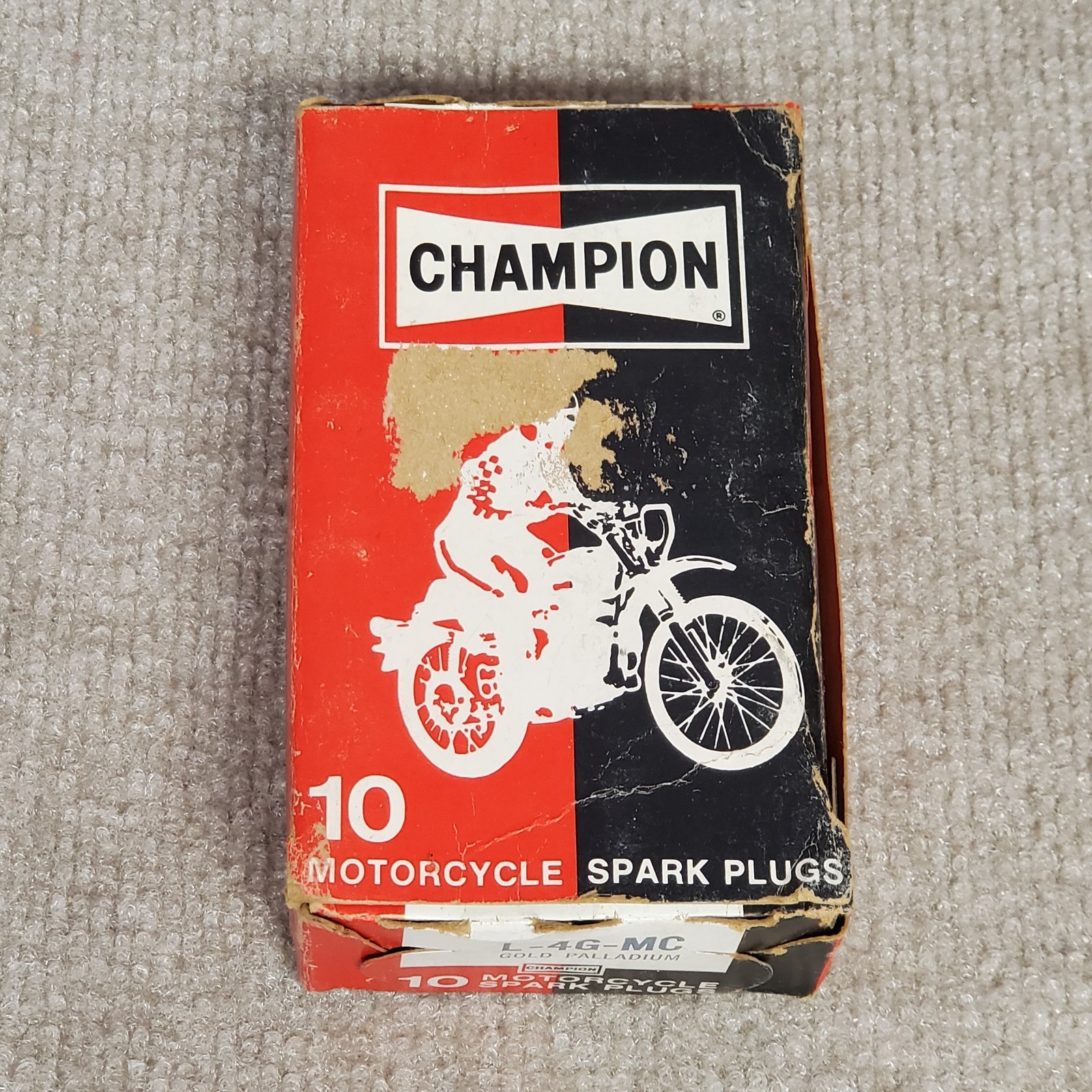 Champion L-4G-MC Spark Plug Plugs Box of 10 Motor Cycle Cycles NOS Gold L-4G