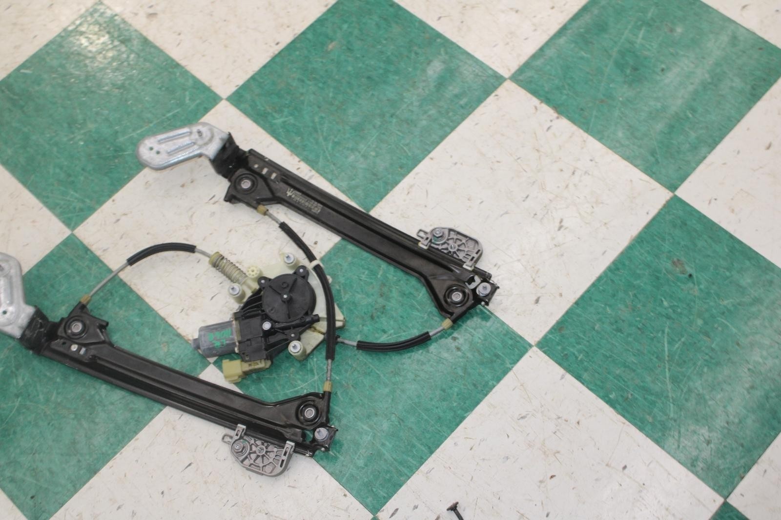 Maserati Ghibli 2014-2017 Rear Left Window regulator