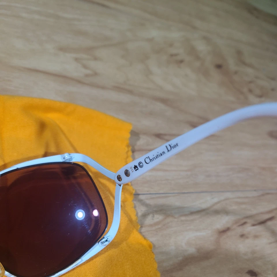 Gafas de sol Christian Dior 2056 vintage marco blanco con estuche lenes originales. Foto 3 de 4