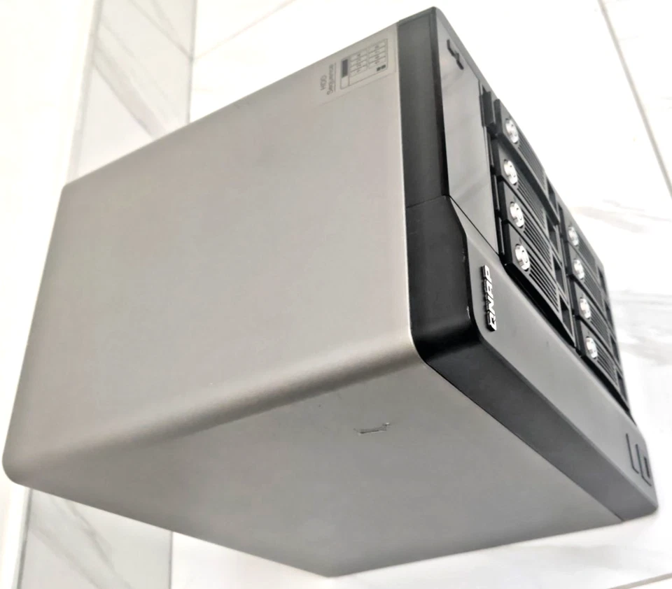 QNAP TS-809 Pro Turbo NAS Server 8-Bay  No HDD (6TB x 8 48TB Supports) - Image 3 of 4