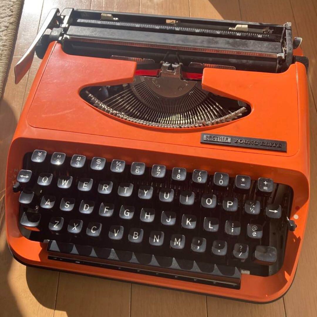 BROTHER Young Elite タイプライター　昭和レトロ Brother Young Elite Typewriter Retolo Vintage Antique Orange
