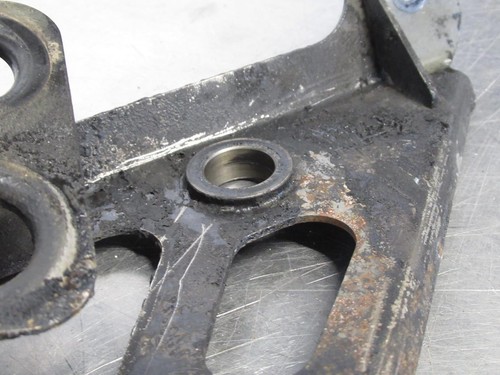 EB1392 2014 14 MCLAREN MP4-12C RIGHT RH REAR LOWER RADIATOR MOUNT - Picture 10 of 14