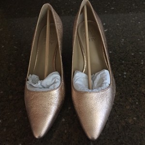 naturalizer pippa pump