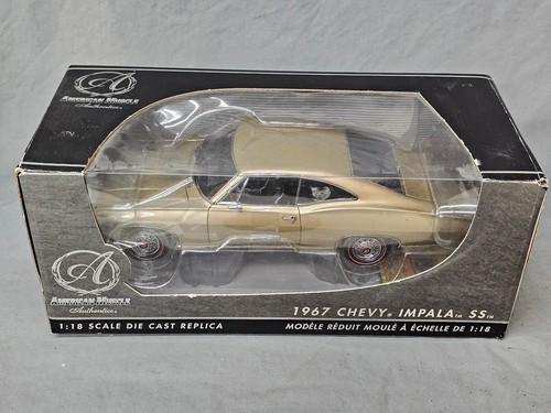 Ertl America Muscle 1967 Chevy Impala SS, Scala 1:18, Colore Oro Cromato, Modello 39372