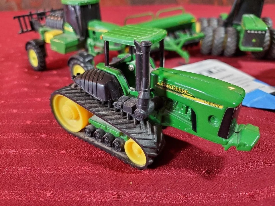 ERTL Scale Models 1:64 Scale Assorted Tractor Lot - Image 3 of 4