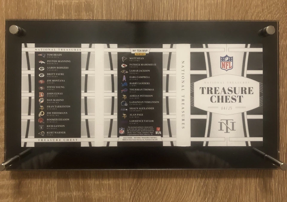 Folleto del cofre del tesoro de los tesoros nacionales 2022/25 Salón de la Fama de la NFL Tom Brady Foto 2 de 4