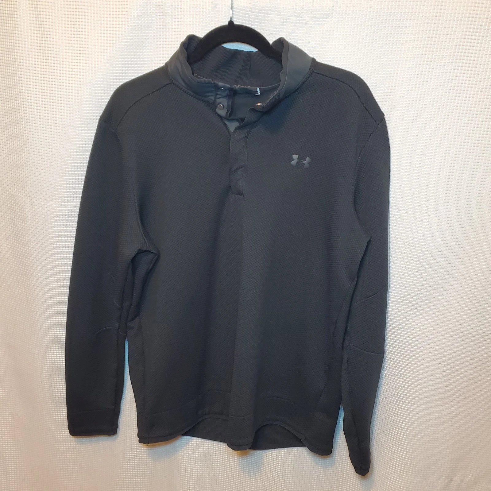 Under Armour Golf 1/4 Snap Henley XL Black Loose Coldgear Storm Pullover
Opens in a new window or ta