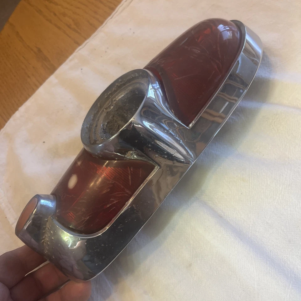 Корпус задних фонарей 1953-54 Chrysler New Yorker & Windsor 3 для восстановления оригинала - Изображение 4 из 4