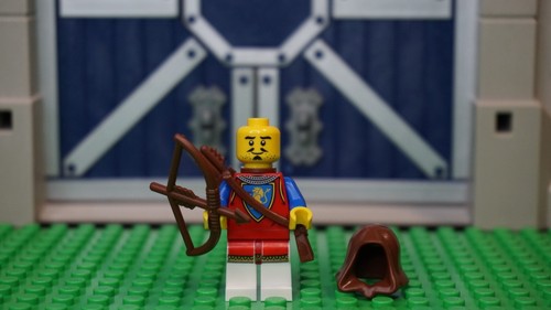 LEGO Castle/Fantasy - 3 Archers and 1 Knight Captain - Lion Knight Minifigures - Picture 13 of 15
