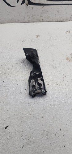2018 Dodge Caravan REAR RIGHT SIDE SLIDING DOOR HINGE 05020672AG C67 - Picture 4 of 5