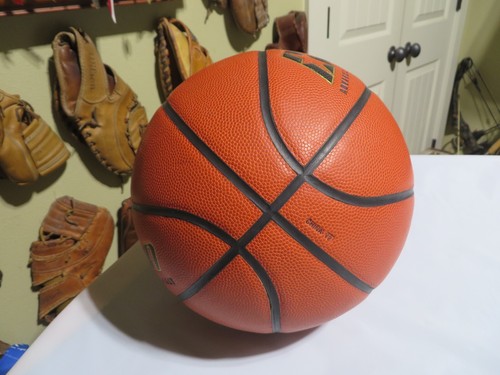 Baden Lexum Elite WOMENS Basketball -Excellent microfiber composite $99r - Picture 3 of 8