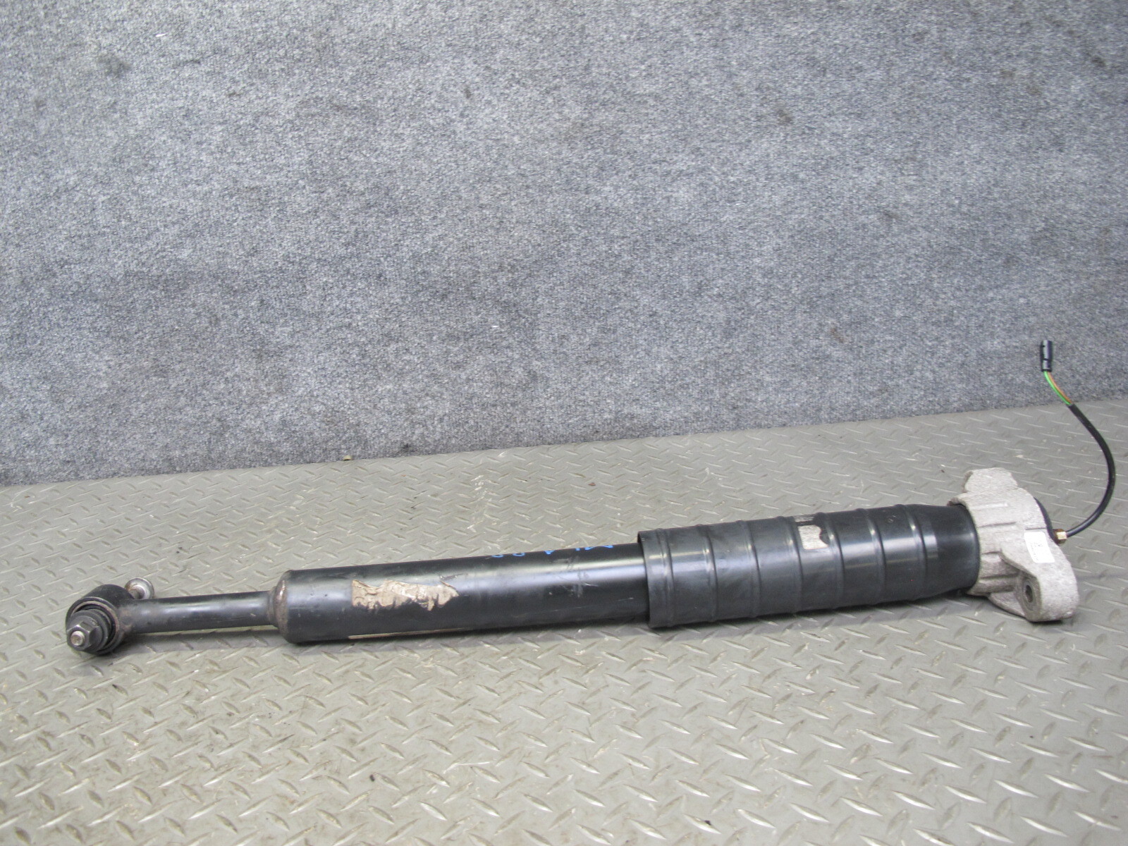 2017-2020 MASERATI LEVANTE M161 AWD REAR RIGHT AIR STRUT SHOCK ABSORBER