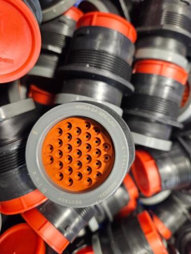 New Deutsch HDP24-24-31PE-L017 Circular Connector 31 Pos - 第 2/5 張圖片