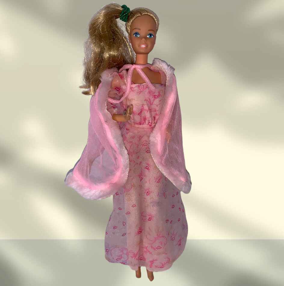 Mattel Vintage 1966 Barbie with Original Ring, Pierced Ears Mattel Vintage 1966 Barbie with Original Ring, Pierced Ears