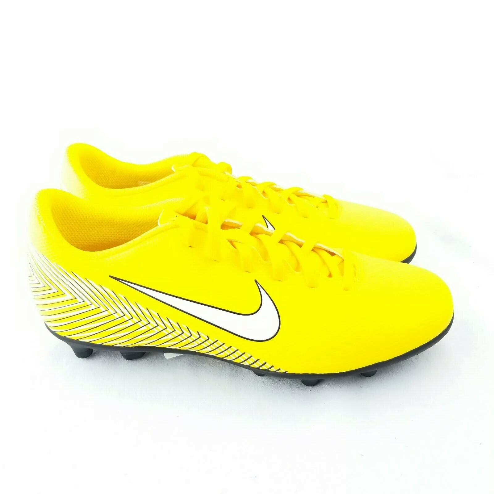 neymar yellow shoes