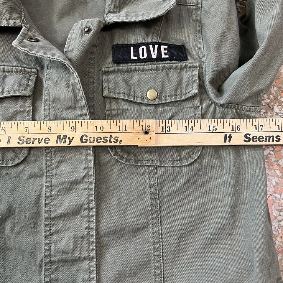 Parches de letrero de paz hippie verde a presión de la chamarra de comida chatarra de The Beatles talla XS Foto 4 de 4