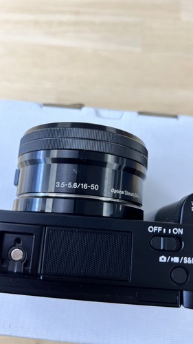 ZV-E10 mirrorless camera with 16-50mm lens - Photo 5 sur 5