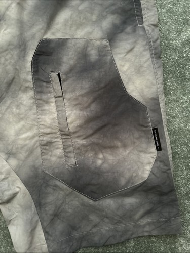 Pantaloncini Tobias Birk Nielsen ISO POETISM uomo taglia grande W34” tinti tinta unita loghi NUOVI - Foto 5 di 16