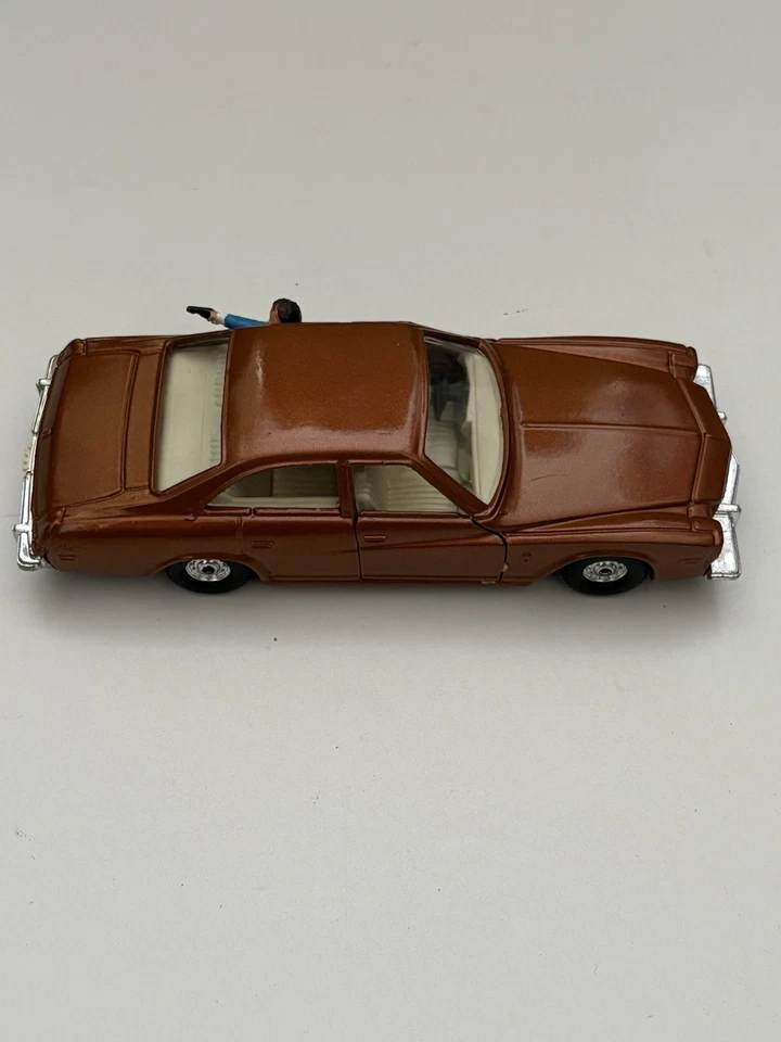 Coche Corgi 290 Kojak Buick con caja original y figura en buen estado Foto 3 de 4