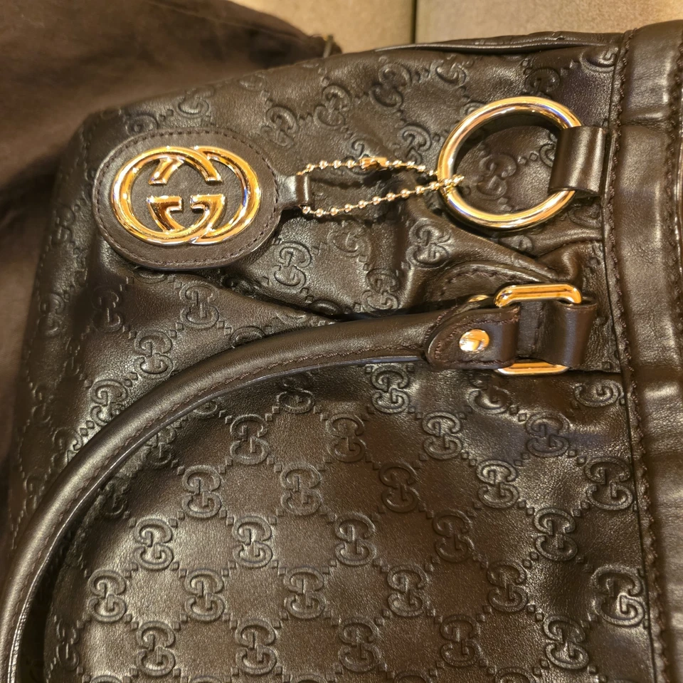 Bolsa hobo Gucci Guccissama couro marrom em relevo - Imagem 2 de 4