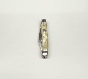 VINTAGE 1956-1988 (PEARL) IMPERIAL POCKET KNIFE 2 BLADE MADE IN PROV RI USA