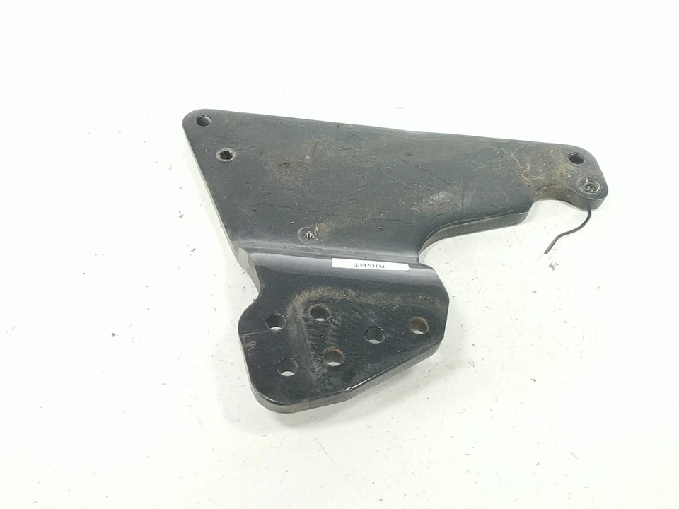 00 Victory V92 V92C Soporte de montaje de motor derecho Foto 2 de 4