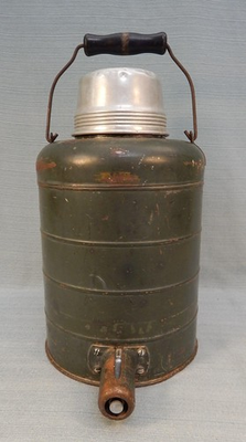 #ad Vtg. Stanley 1 Gal Unbreakable Thermos with Spigot and Cup $49.99