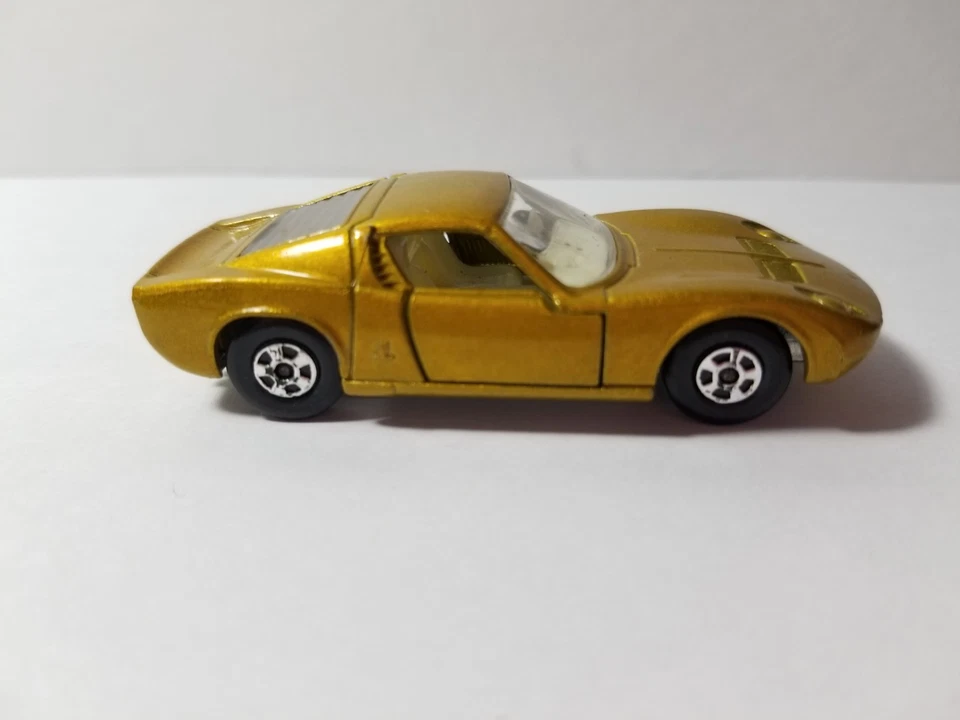 Used - Matchbox Superfast Gold Lamborghini Miura #33, White Interior, Doors Open - Image 2 of 4