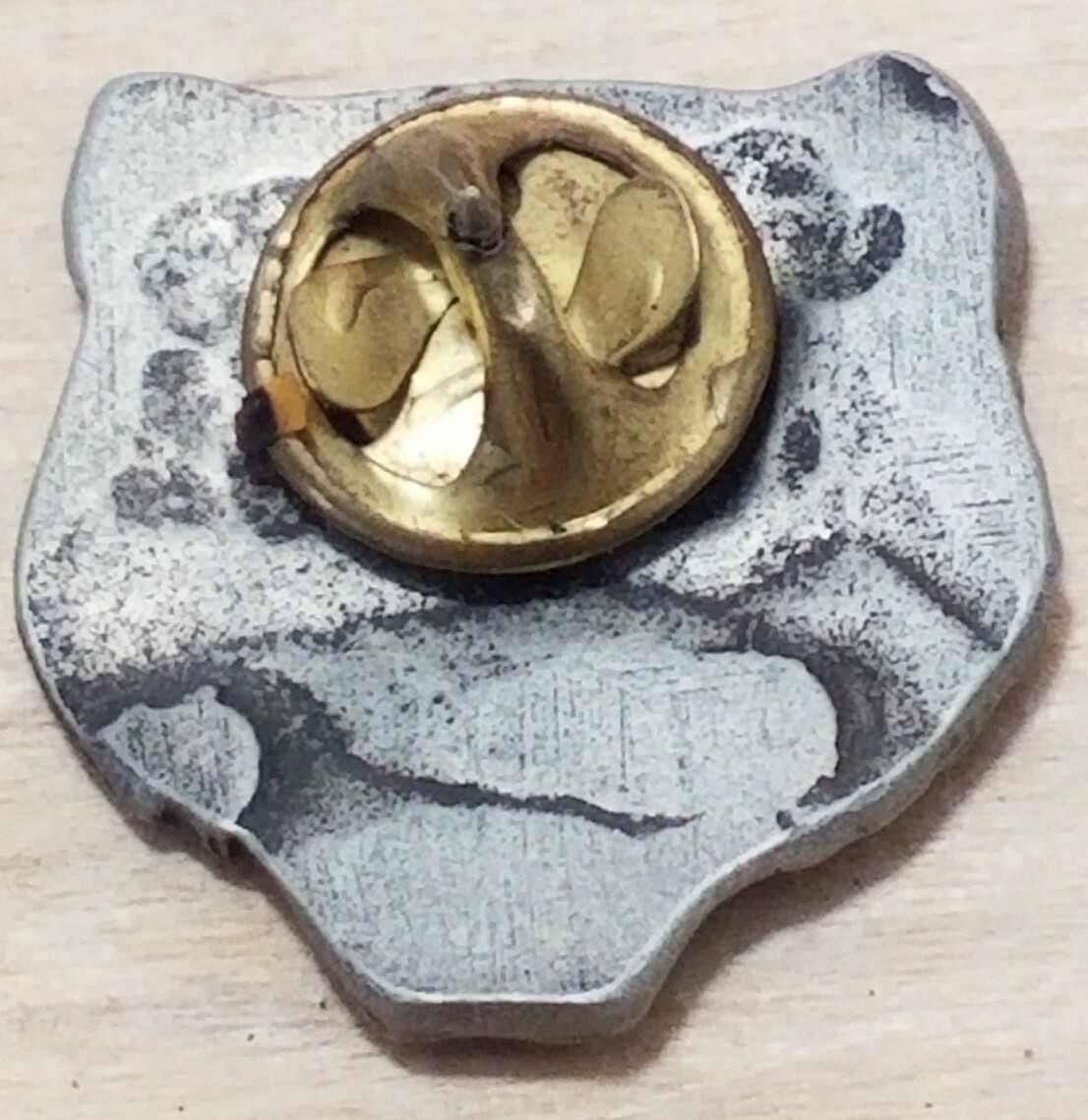 Vintage Growling Bear Metal Pinback - 7/8"x 7/8"