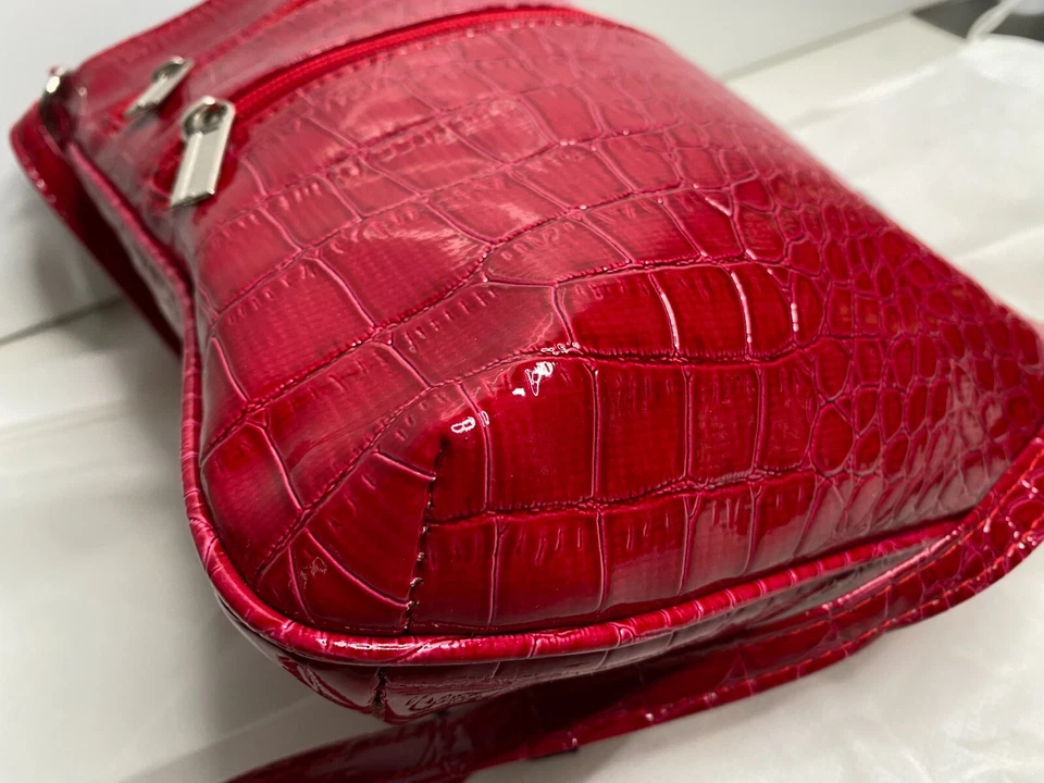 GENUINE CLEARANCE LOVELY RED WOW SNAKESKIN MULTI ZIP CROSS BODY SHOULDER BAG NEW - Image 4 of 4